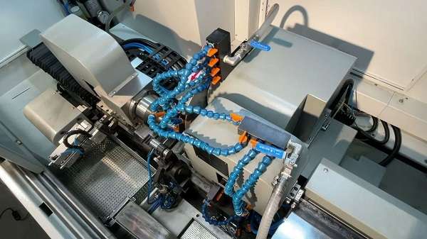 automatic chamfering machine