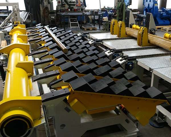 bolt chamfering machine