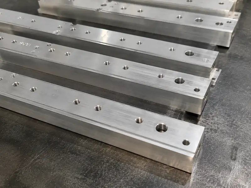 aluminum-bar-multiple-thread-holes-processing